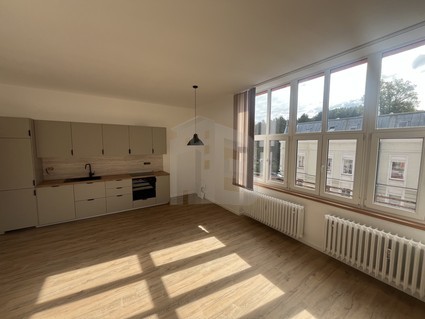 Pronájem 3+kk 84,5 m² s terasou 10 m² – centrum Trutnova - Fotka 6