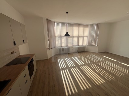 Pronájem 2+kk 73,5 m² s terasou 10 m² – centrum Trutnova - Fotka 7