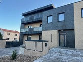 Pronájem moderní řadové bytové jednotky 3+kk, 100 m2 v nové výstavbě v klidné části Pardubic.
